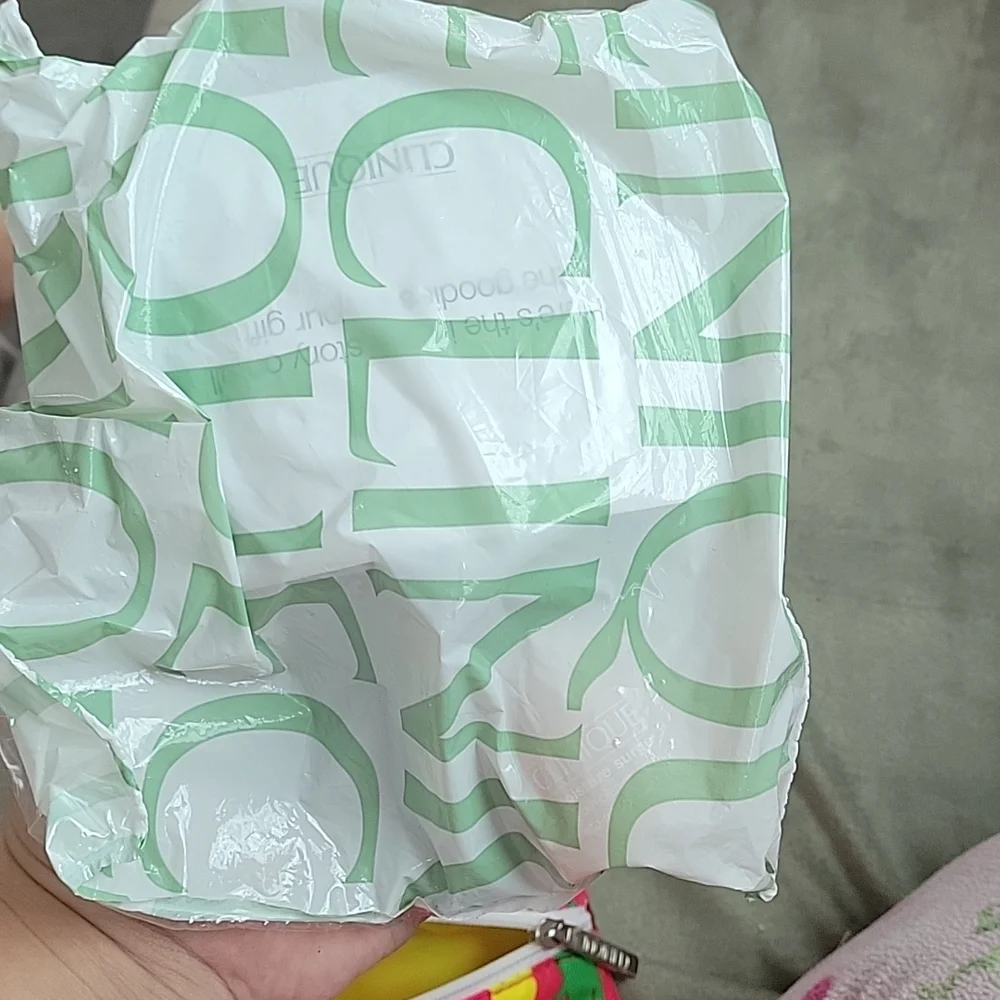 NWT Clinique x Donald MAKE UP BAG